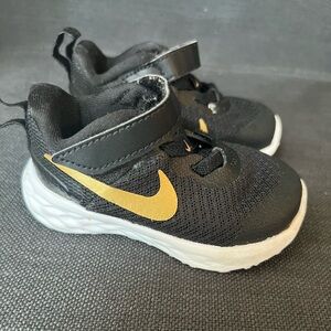 Toddler Nike Sneakers - Size 4 - Excellent Condition